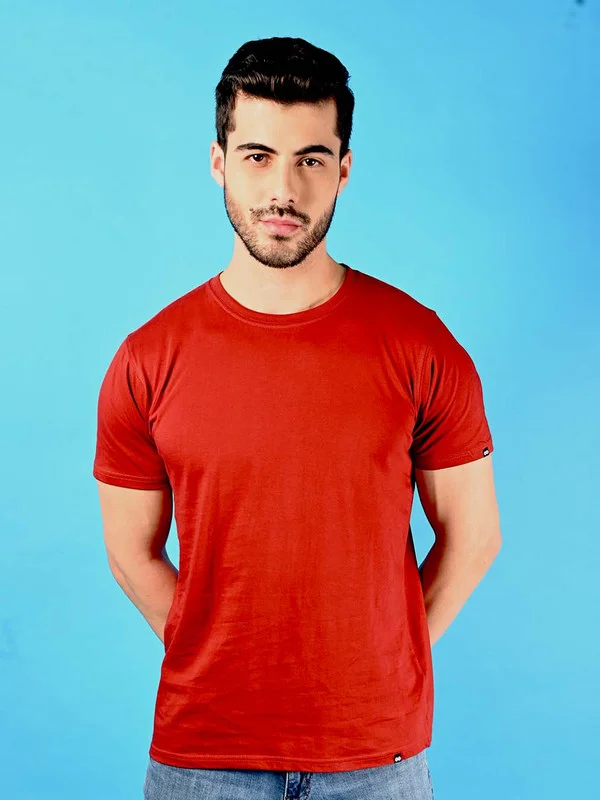 brick red t shirt