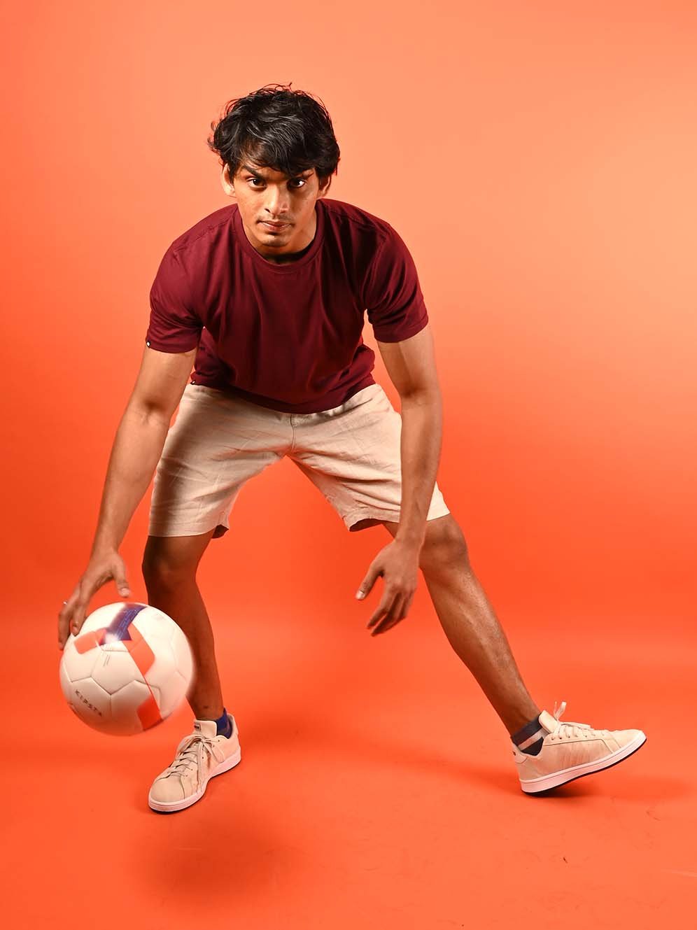 DSC_2030_posture Solid – Maroon - Image 1