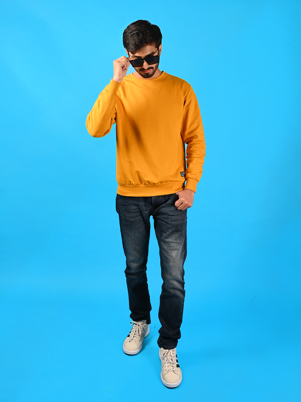 DSC_2866_postures MIJOONS Yellow Sweatshirt - Image 1